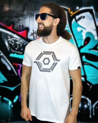 V našem bludišti se neztratíš. Někdo z mateřský lodi ti vždycky rád posvítí na cestu 🛸😎 100% bavlna, přímej ruční...